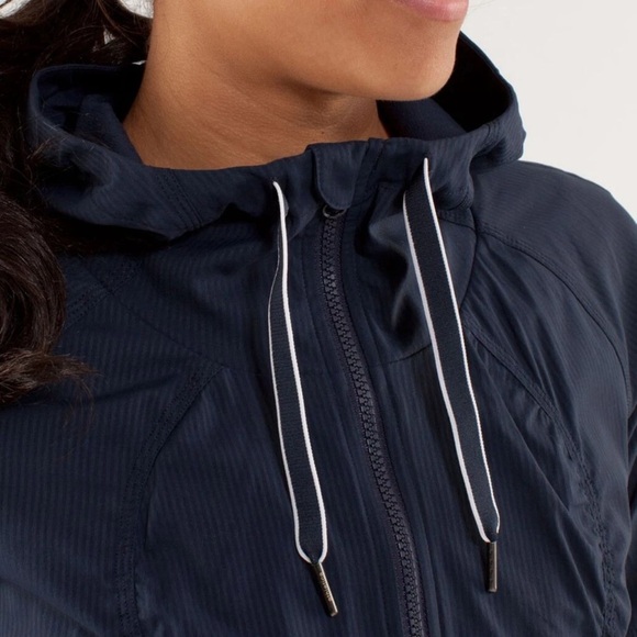 Lululemon Dance Studio full zip hooded jacket navy blue, pinstripe size 4 (S) - Picture 11 of 16